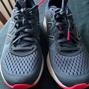 New Balance Women’s Sneakers size 9